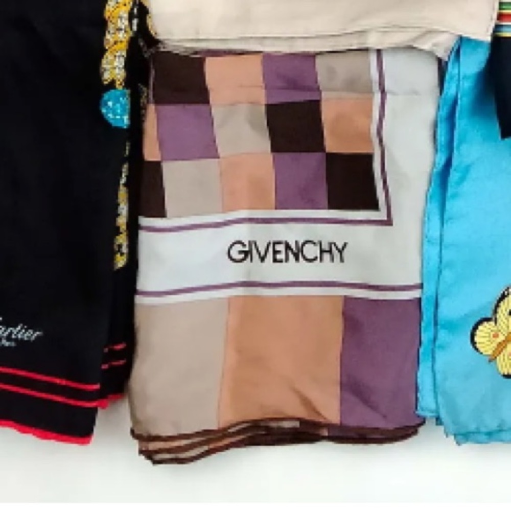 GIVENCHY PARIS Silk vintage scarf - Picture 7 of 7